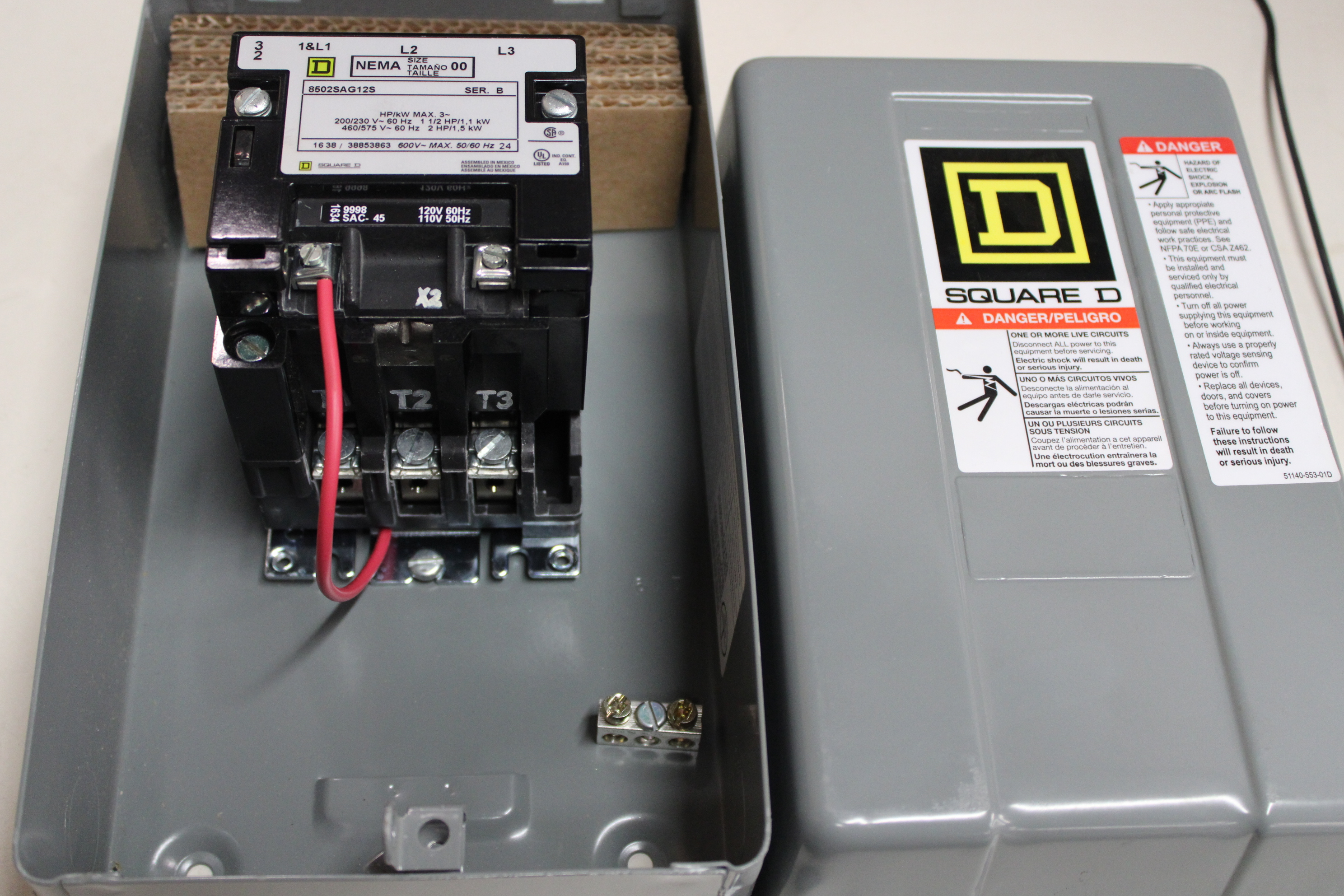 8502SAG12V02S Square D Enclosed Contactors