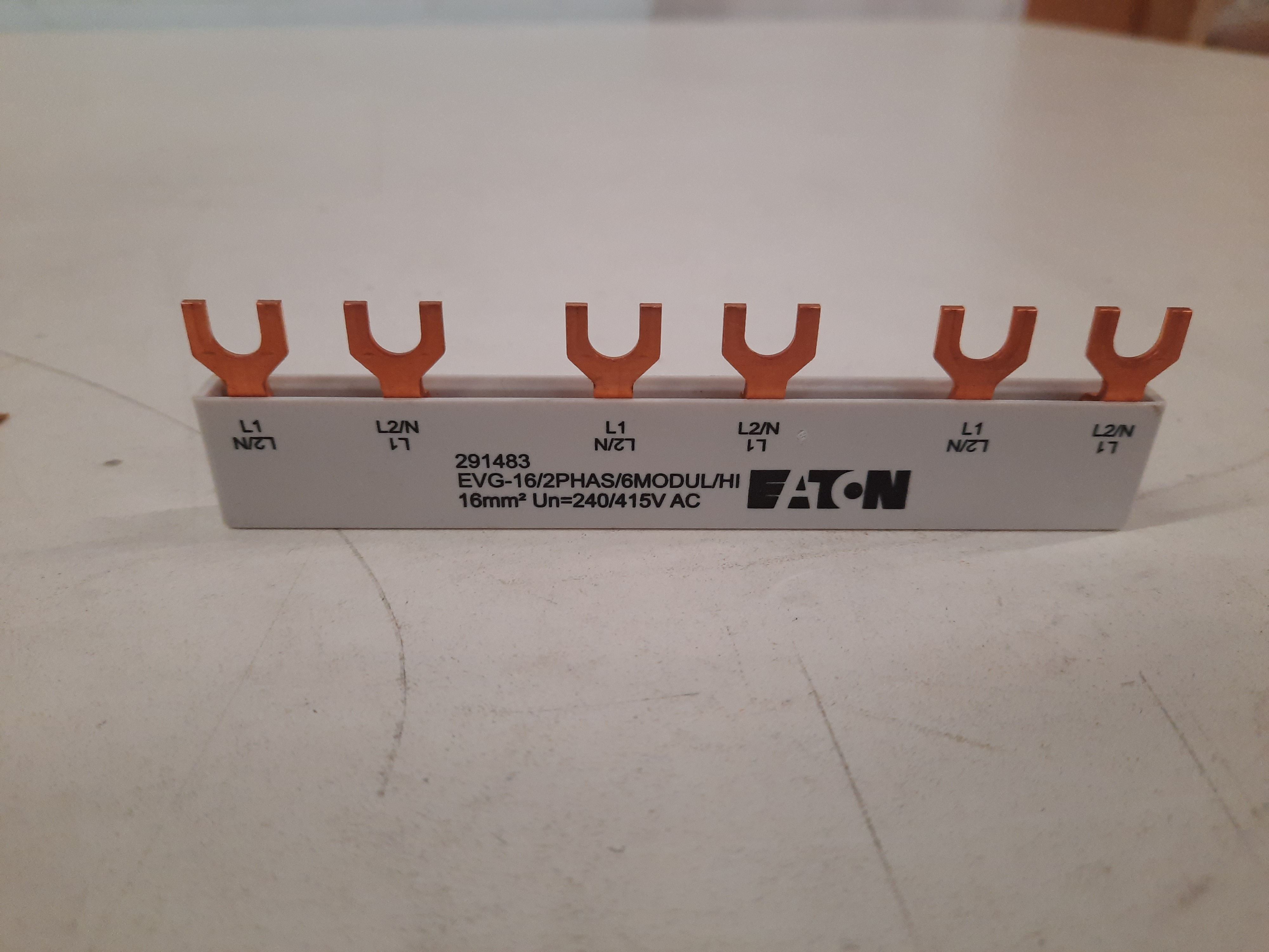 291483 Eaton Bus Plugs and Busway