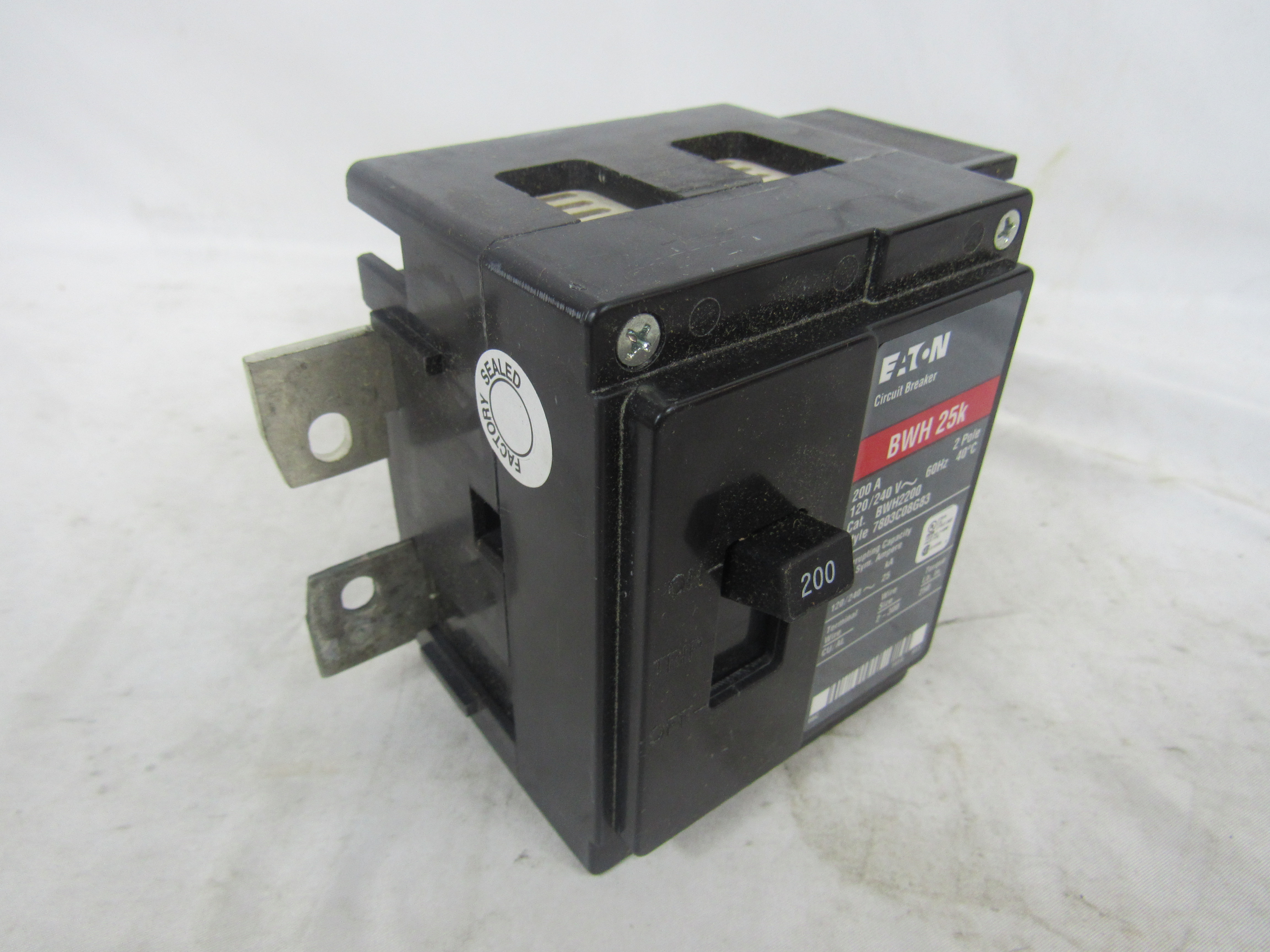 BWH2200 Eaton Main Breakers