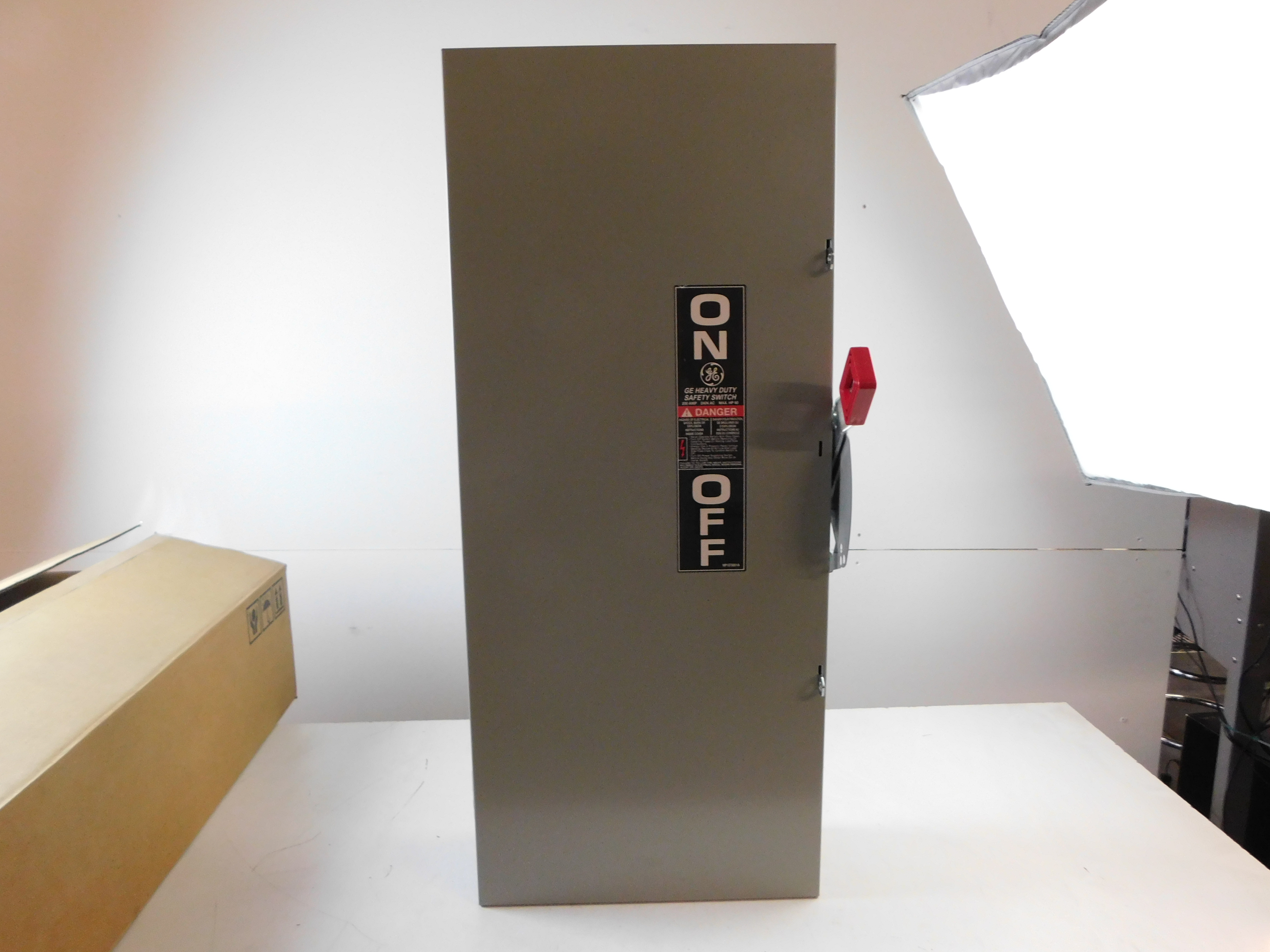 TH3224 GE Safety Switches