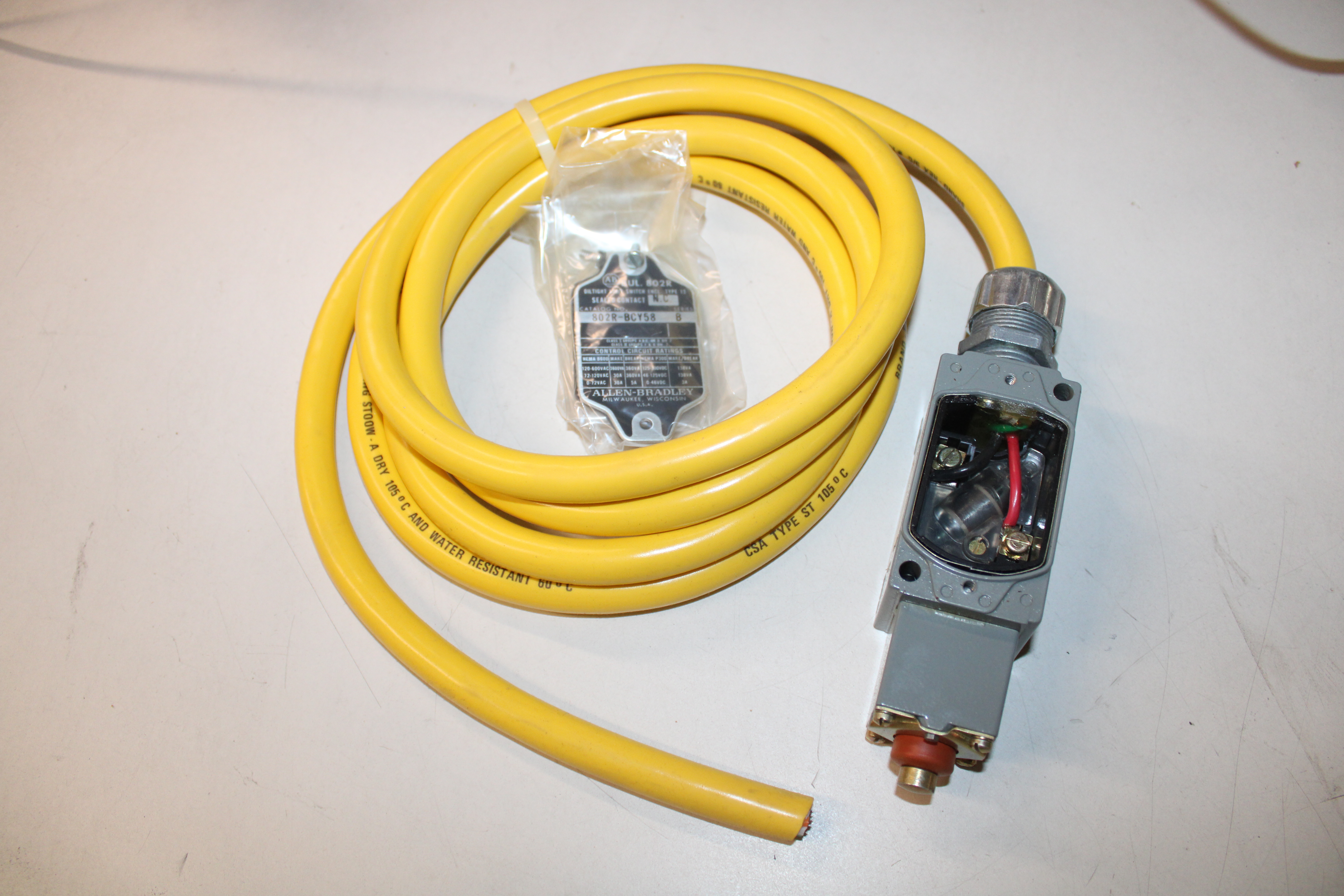 802R-BCY58 Allen Bradley Limit Switches