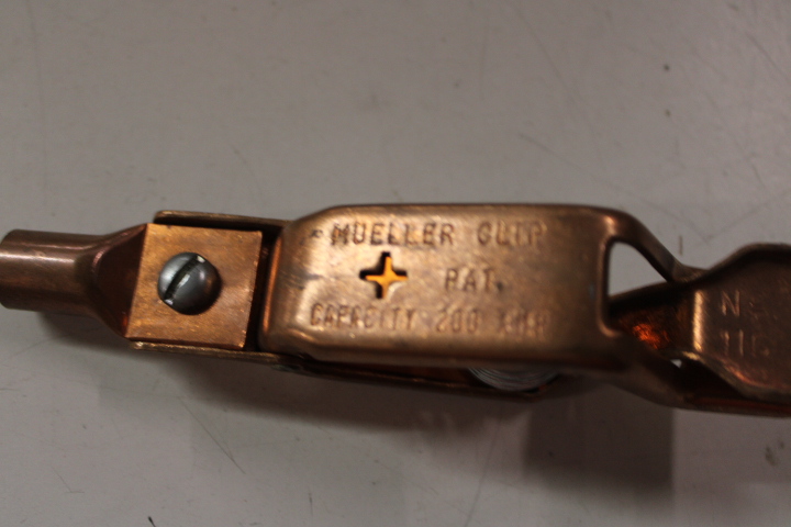 BU-11C Mueller Fuse Reducers and Clips