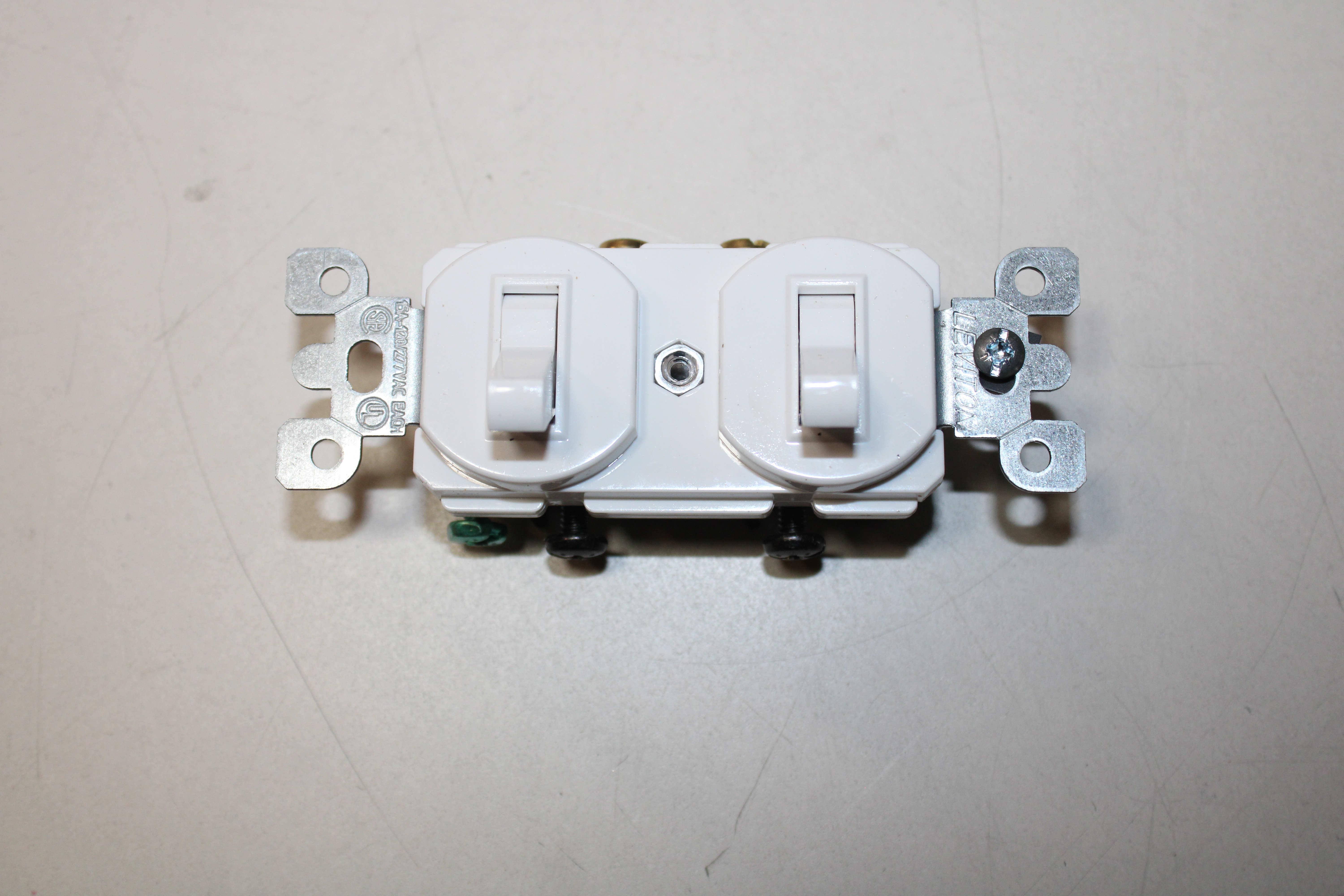 5243-W Leviton Combination Devices
