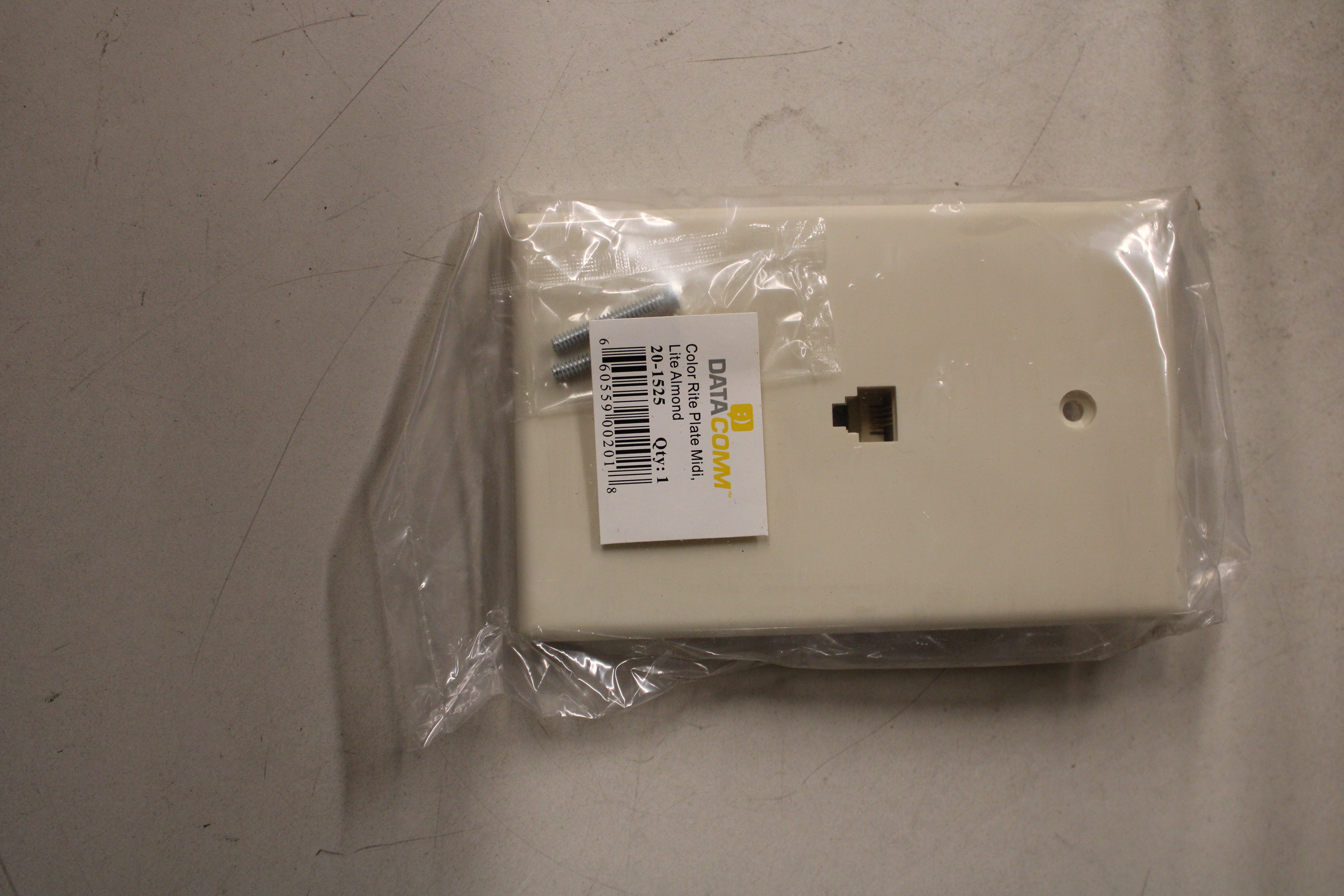 20-1525 Datacomm Electronics Outlets