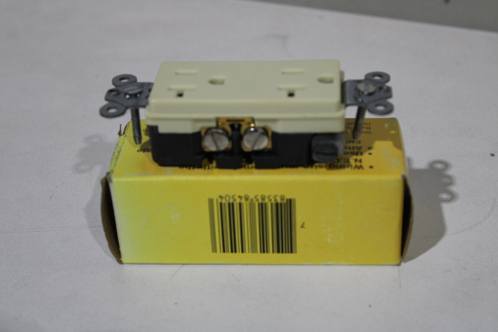 2162-I Hubbell Outlets