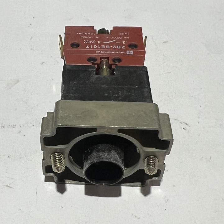 ZB2-BW0617 Telemecanique Contact Blocks and Other Accessories