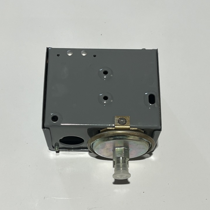 PC-132-0-1 Barber Colman Co. Air Flow Switches