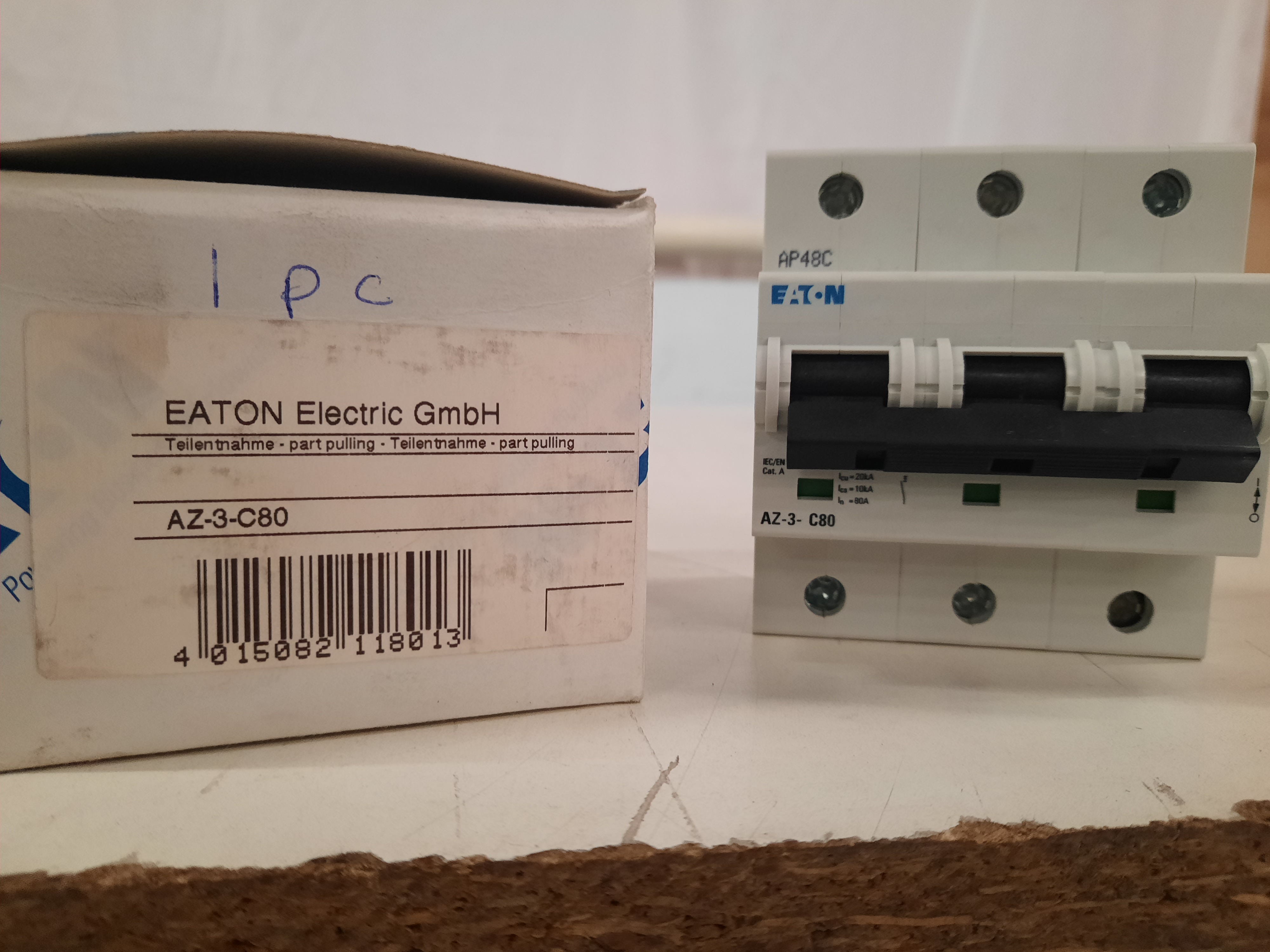 AZ-3-C80 Eaton Miniature Circuit Breakers (MCBs)
